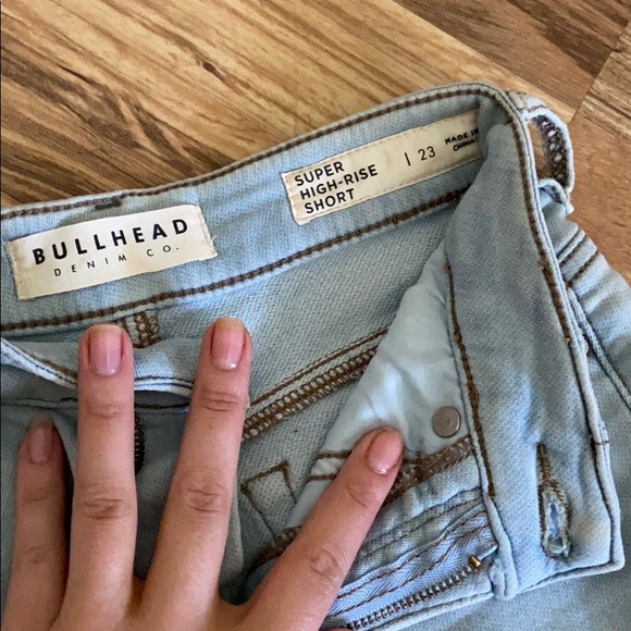 Shorts - Picture 3 of 3